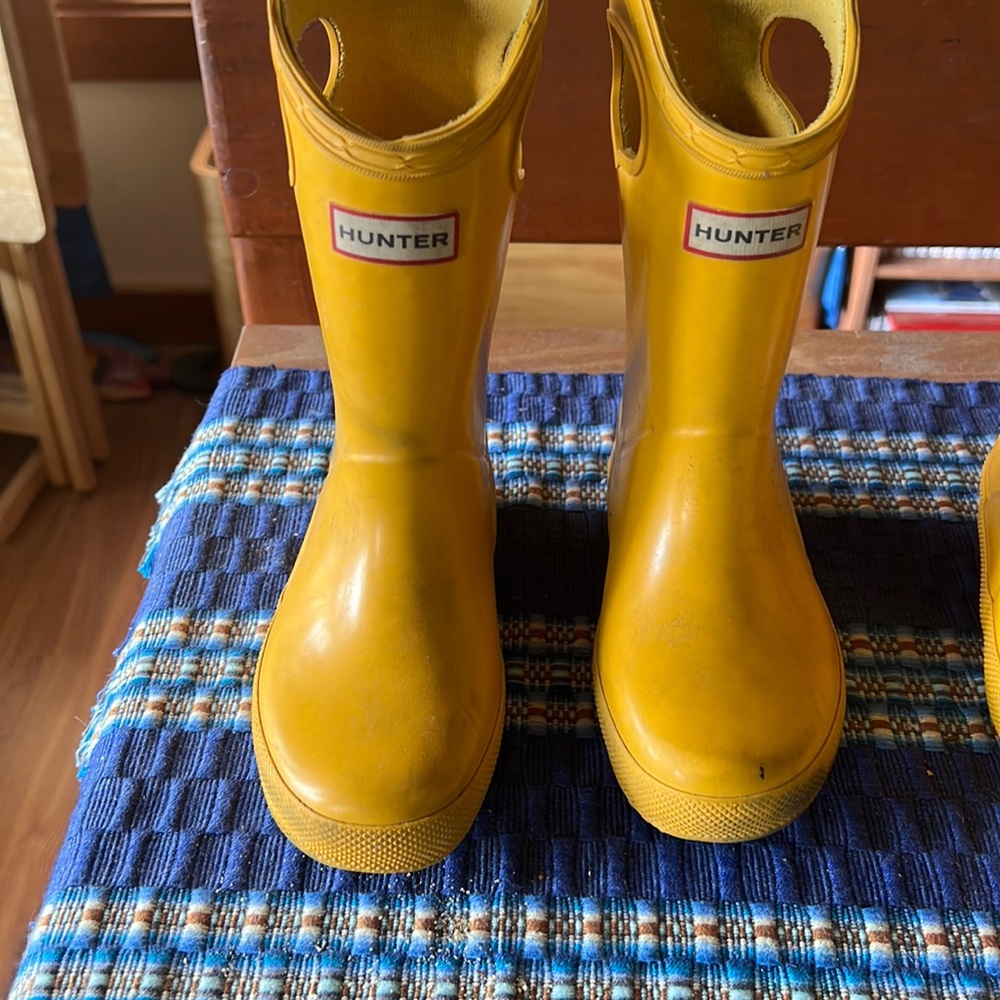 Hunter toddler yellow size UK 9/US 10